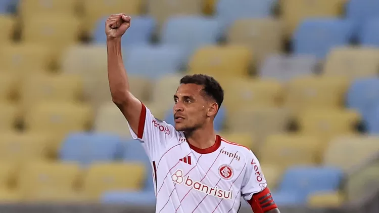 Inter vira, Flu empata e vaga na final fica aberta após jogo eletrizante 3 alan patrick do inter celebra gol marcado sobre o fluminense em confronto da libertadores