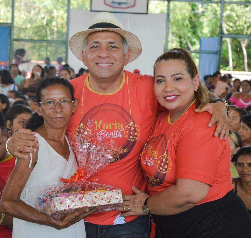 Mil mulheres contempladas na Acao Natalina Maria Bonita coordenada pela 1a dama Antonia Froes em Boa Vista do Ramos 1