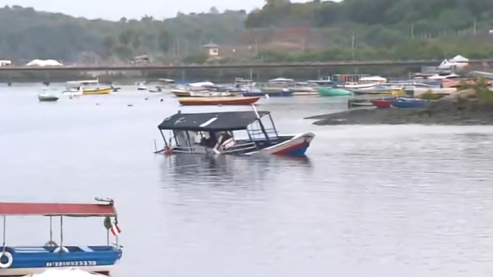 Encontrados corpos de criança e homem vítimas do naufrágio na Bahia; número de vítimas sobe para 8 8 barco afunda na baia de todos os santos
