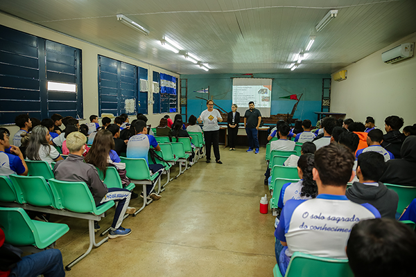 ‘Detran Cidadão no Interior’ chega ao município de Anamã com ações social, educativas e palestras 1 DETRAN CIDADAO NO INTERIOR ARQUIVO DETRAN 6