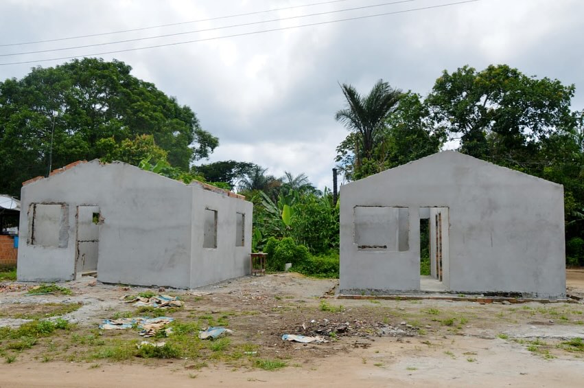 Prefeito Eraldo CB comemora retomada da construcao de 262 casas no Programa Nacional de Habitacao Rural 2