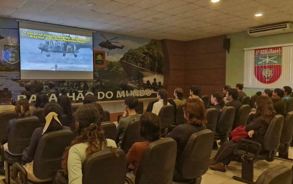Professores e alunos da Ufam recebem instrução de sobrevivência na selva ministrado pelo 1° Batalhão de Infantaria de Selva (1º Bis Amv) 2 download 2