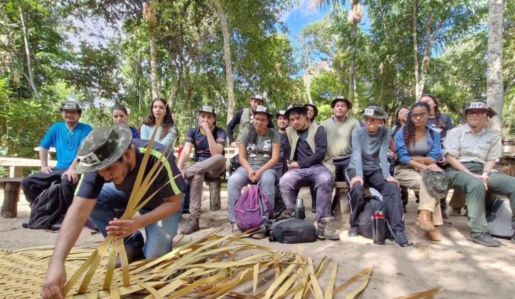Professores e alunos da Ufam recebem instrução de sobrevivência na selva ministrado pelo 1° Batalhão de Infantaria de Selva (1º Bis Amv) 4 download 3