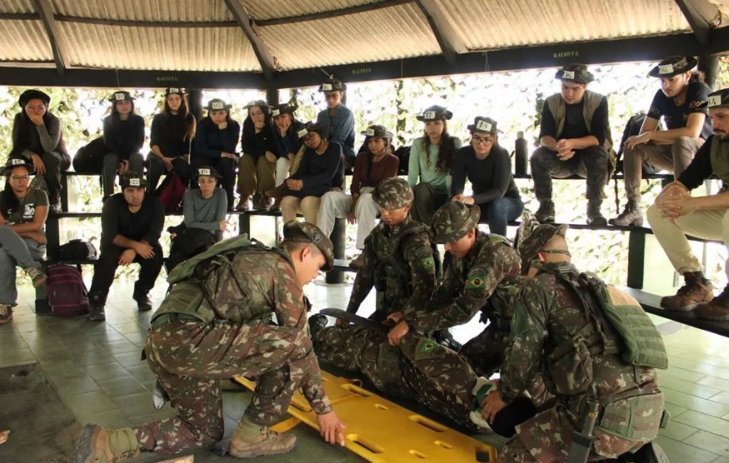 Professores e alunos da Ufam recebem instrução de sobrevivência na selva ministrado pelo 1° Batalhão de Infantaria de Selva (1º Bis Amv) 3 download 4