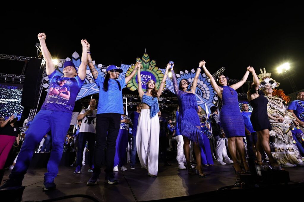 Festival de Parintins 2024: Boi Caprichoso celebra tricampeonato histórico no Sambódromo de Manaus 1 cultura caprichoso festa da vitoria marcely gomes 04 1024x682 1