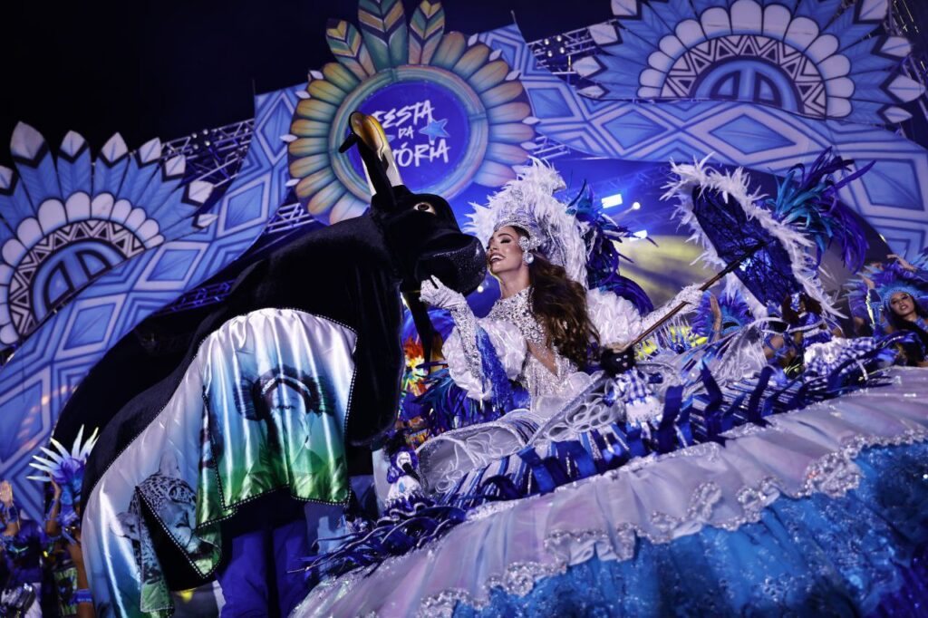Festival de Parintins 2024: Boi Caprichoso celebra tricampeonato histórico no Sambódromo de Manaus 3 cultura caprichoso festa da vitoria marcely gomes 05 1024x682 1