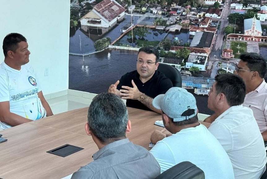 SINPROBAE reune com o prefeito Darlan Taveir