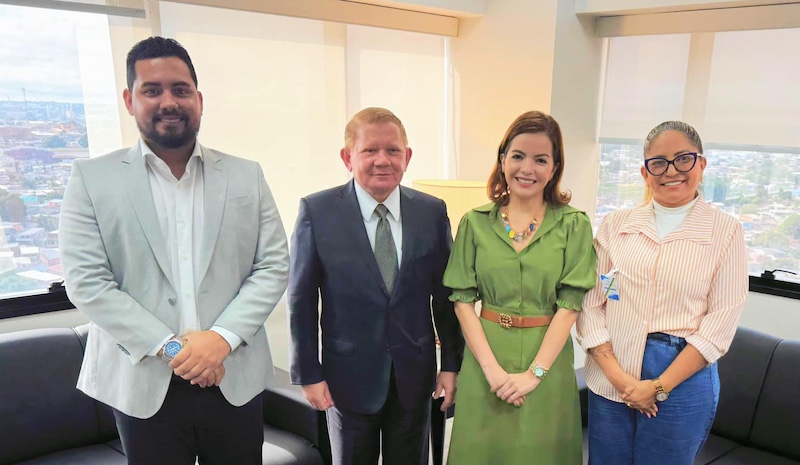 Prefeito Jarlem CB e o vice-prefeito Marcos Verçosa avançam na regularização fundiária e na saúde para 2025 1 Prefeito Jarlem e vice prefeito Marcos Vercosa avancam na Regularizacao Fundiaria e na Saude Ribeirinha em Boa Vista do Ramos 1