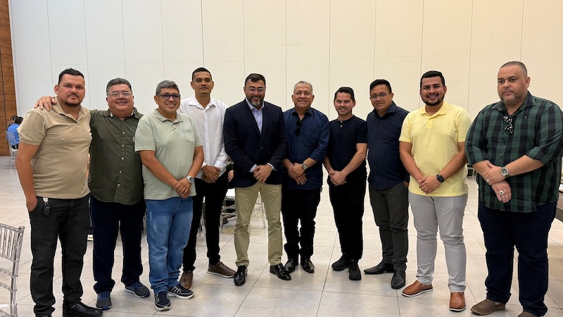 Prefeito Jarlem CB e o vice-prefeito Marcos Verçosa avançam na regularização fundiária e na saúde para 2025 2 Prefeito Jarlem e vice prefeito Marcos Vercosa avancam na Regularizacao Fundiaria e na Saude Ribeirinha em Boa Vista do Ramos 2