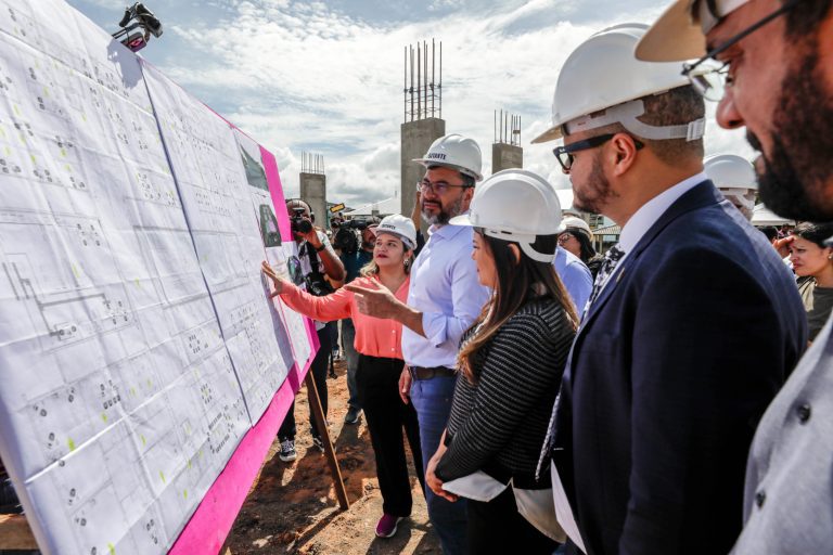 Governador Wilson Lima vistoria obras da Casa da Mulher Brasileira que vai atender vitimas de violencia Foto Alex Pazuello Secom 1 768x512 1