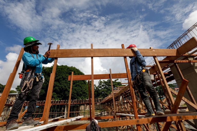 Governador Wilson Lima vistoria obras da Casa da Mulher Brasileira que vai atender vitimas de violencia Foto Alex Pazuello Secom 5 768x512 1