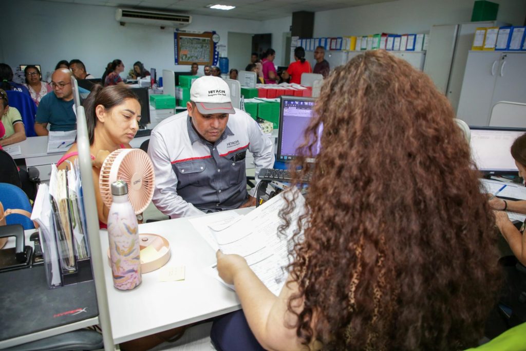 Suhab.01 07.03.2025 Servico Social realizando atendimentos as familias do Prosamim 1536x1024 1