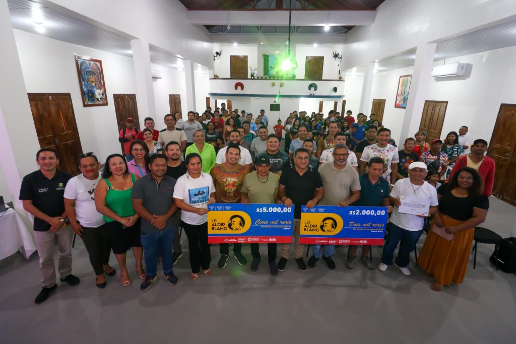 Prefeitura de Barreirinha realiza instalação de Sala de Cinema e apresentação de projetos contemplados pela Lei Paulo Gustavo 1 IMG 20250624 WA0171