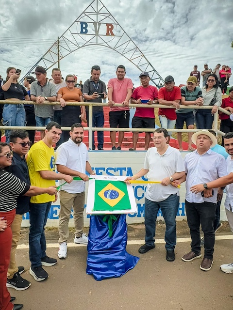 Populacao de Boa Vista do Ramos recebeu UBS Fluvial nova orla e ginasio em dia festivo 4