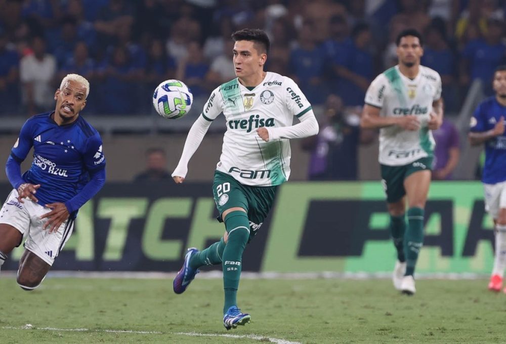 Atuesta em ação pelo Palmeiras contra o Cruzeiro — Foto: Cesar Greco/Palmeiras