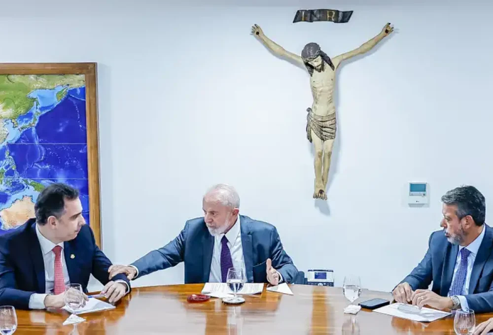 14.05.2024 - Presidente da República, Luiz Inácio Lula da Silva, durante reunião com o Presidente do Senado, Senador Rodrigo Pacheco, Presidente da Câmara dos Deputados, Deputado Arthur Lira e Ministros, no Palácio do Planalto. Brasília - DF. Foto: Ricardo Stuckert / PR