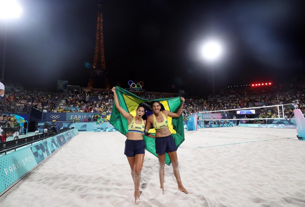 Ana Patrícia e Duda em duelo contra as australianas Mariafe e Clancy pela semifinal. Foto: Gaspar Nóbrega/COB