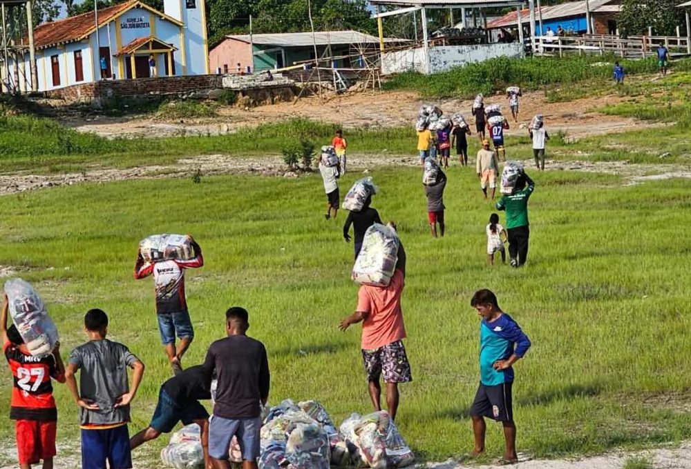 cestas básicas adquiridas junto ao Governo Federal através de uma articulação com a FUNAI, Ministério dos Povos Indígenas, SESAI e DSEI Parintins