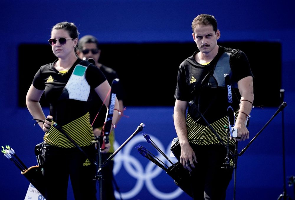 Marcus D'Almeida e Ana Luiza Caetano na disputa de equipes mistas do tiro com arco - Fotos de Alexandre Loureiro/COB