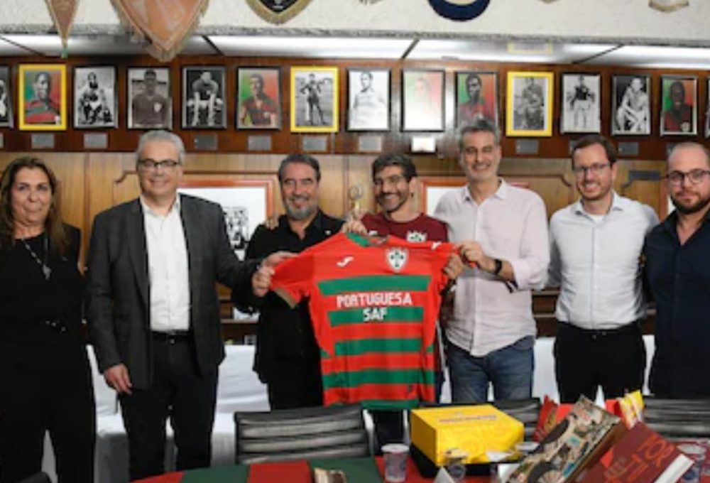 Cerimônia de assinatura do contrato da SAF da Portuguesa ocorreu na última semana, no museu do clube. Foto: @portuguesaoficial via Instagram