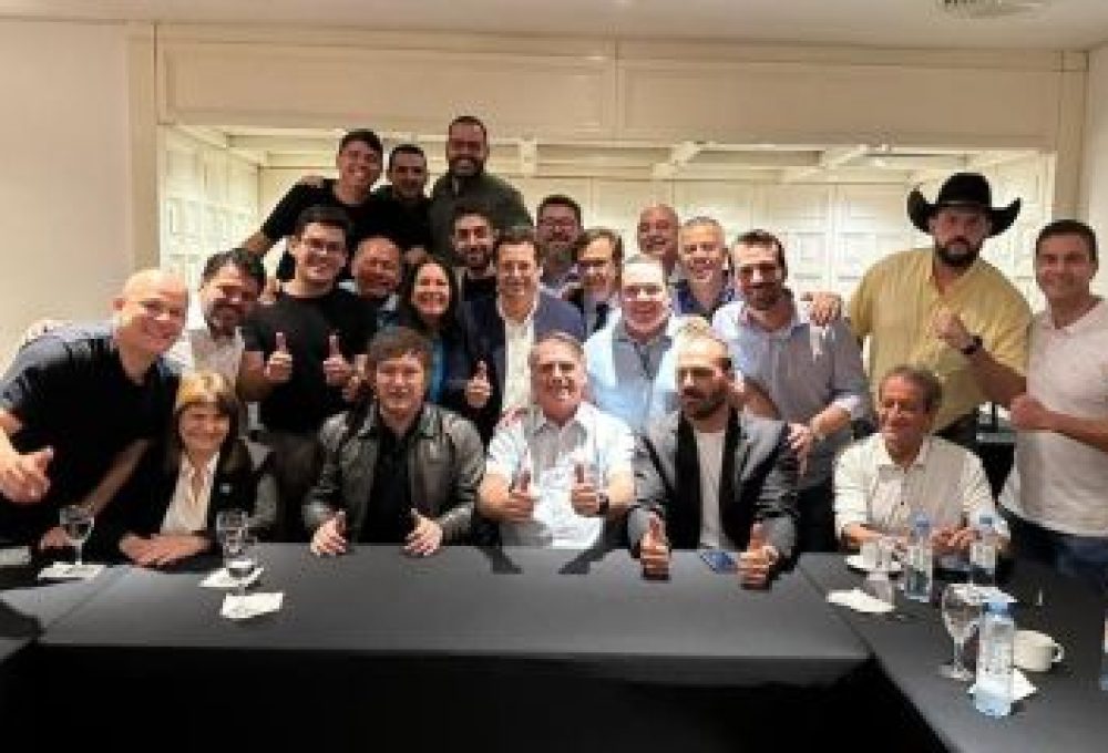 Comitiva de congressistas de direita acompanha Jair Bolsonaro na Argentina — Foto: Reprodução