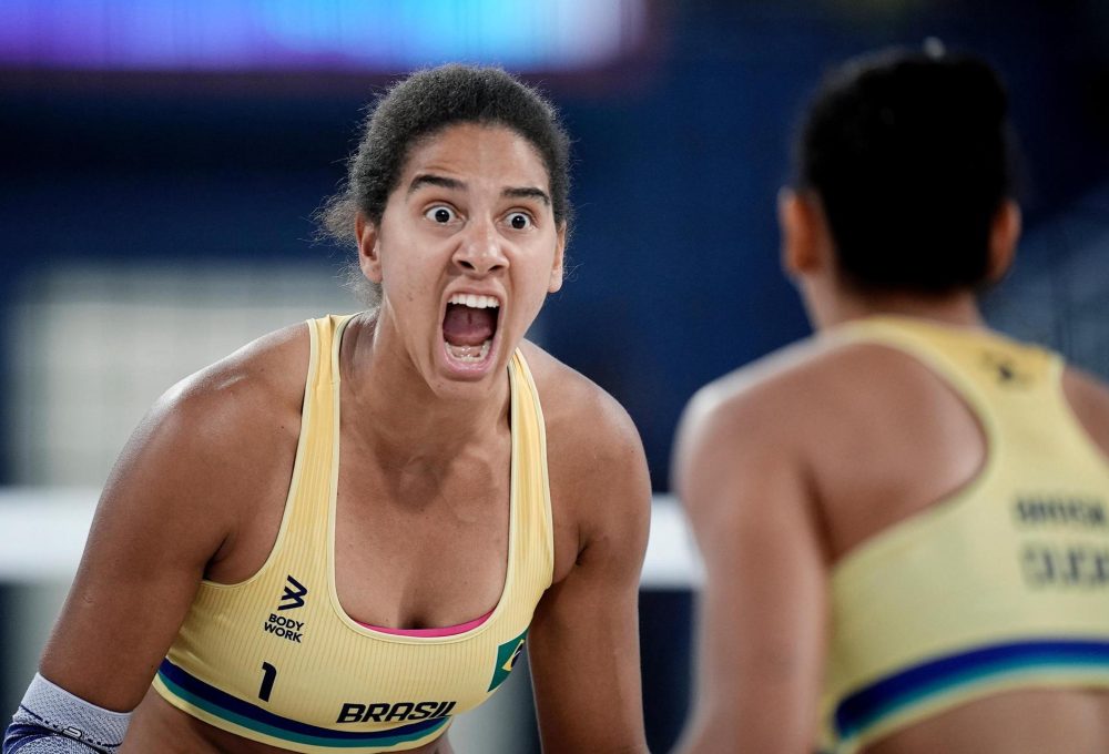 Ana Patrícia e Duda vibram em vitória sobre as japonesas - Foto: Alexandre Loureiro/COB