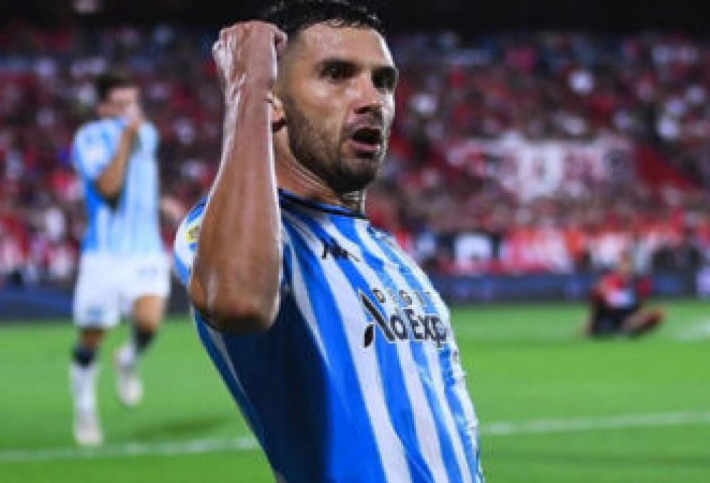 Adrián Martínez viveu trajetória difícil até ser o principal goleador do Racing, que encara o Cruzeiro na final da Sul-Americana
(foto: Reprodução/Racing)