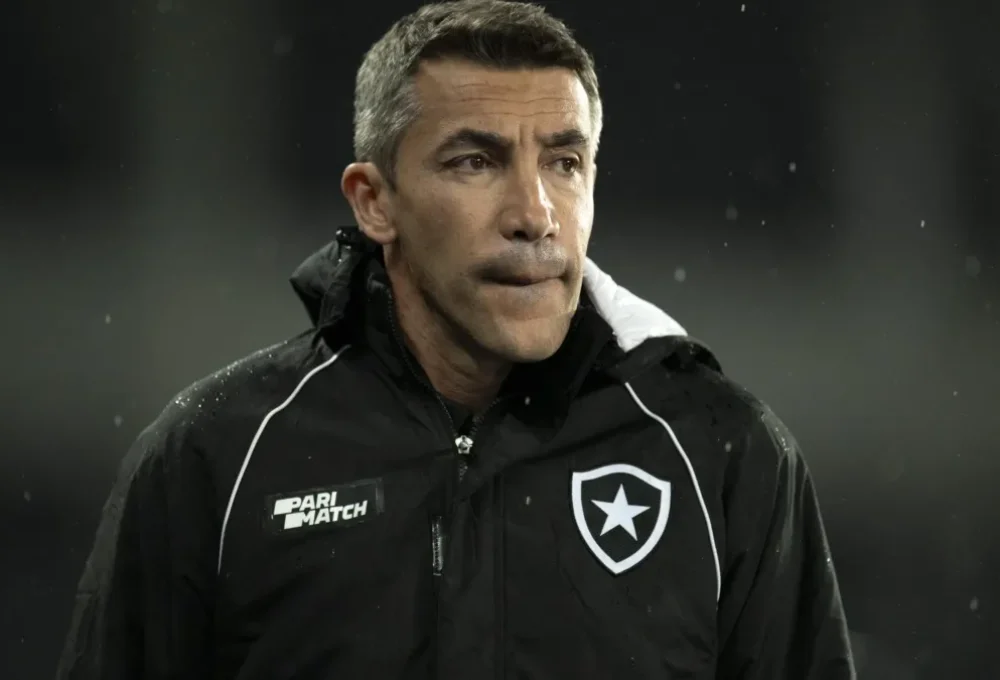 Bruno Lage ficou somente três meses no comando do Botafogo (Jorge Rodrigues/Gazeta Press)