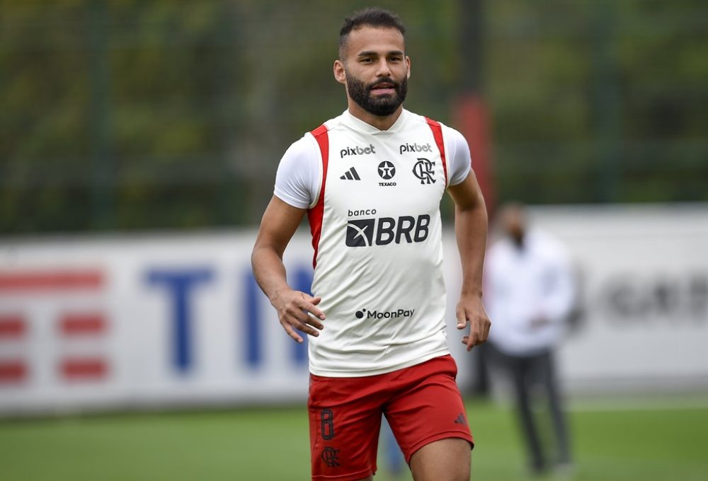 Thiago Maia em treino do Flamengo — Foto: Marcelo Cortes / CRF