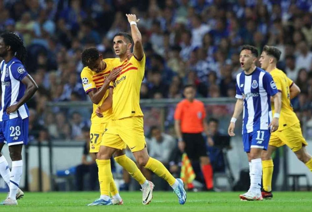 Ferran Torres comemora o gol feito contra o Porto na Champions League
Getty Images