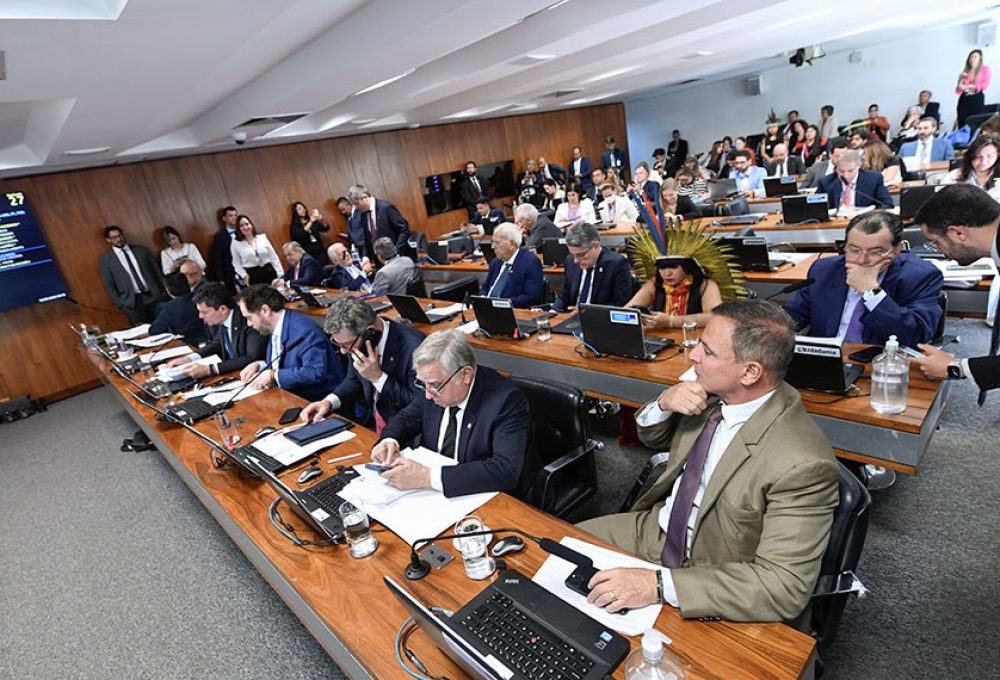 Texto prevê divulgação de gastos com qualquer tipo de cartão corporativo, além de recibos e notas fiscais — Foto: Edilson Rodrigues/Agência Senado