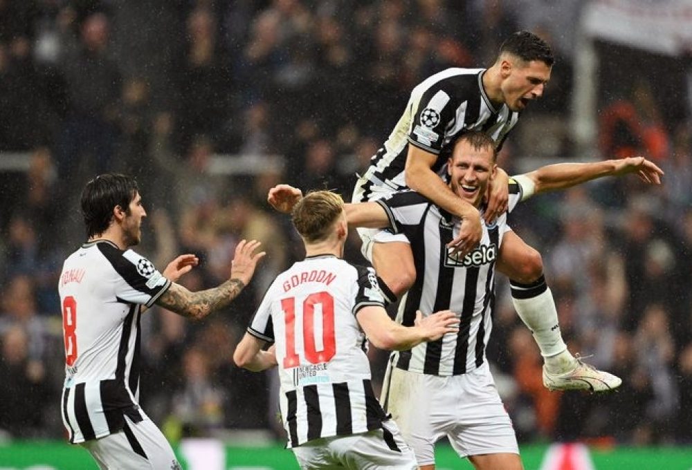 Newcastle vence PSG e assume liderança do ‘grupo da morte’ da Champions League - Getty Images