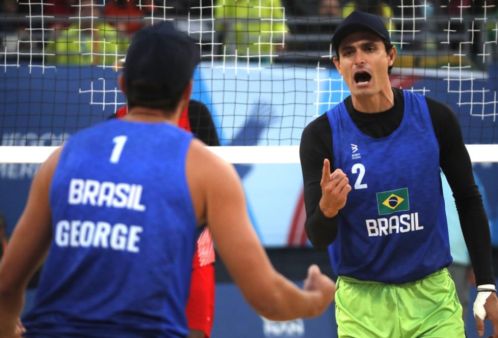 André e George vibram durante a final dos Jogos Pan-Americanos — Foto: Jonathan Oyarzun/Santiago 2023