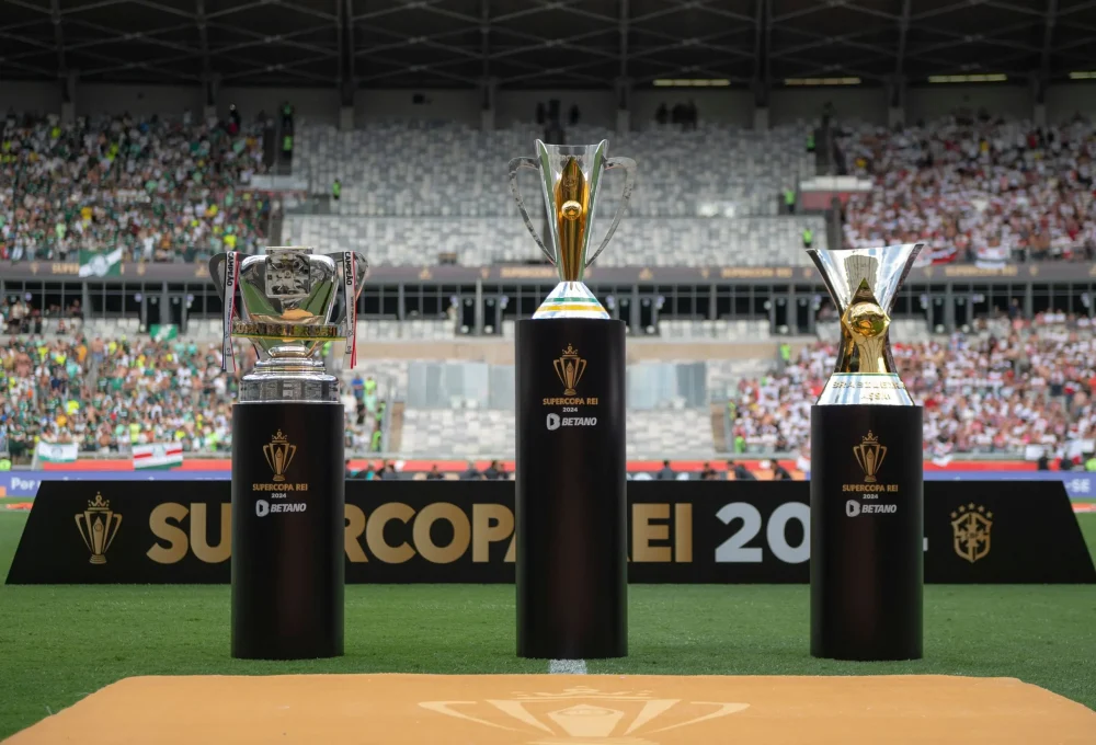 Taças da Copa do Brasil, Supercopa Rei e Brasileirão
Creéditos: Staff Images/CBF