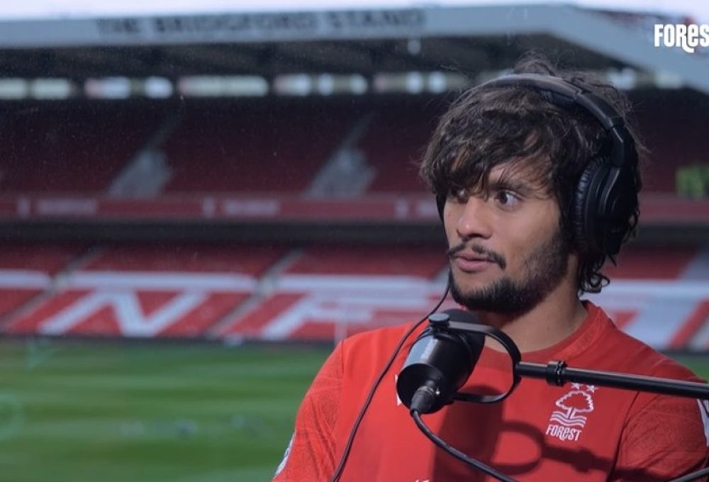 Gustavo Scarpa assinou com o Nottingham Forest ao término do contrato com o Palmeiras — Foto: Reprodução/YouTube