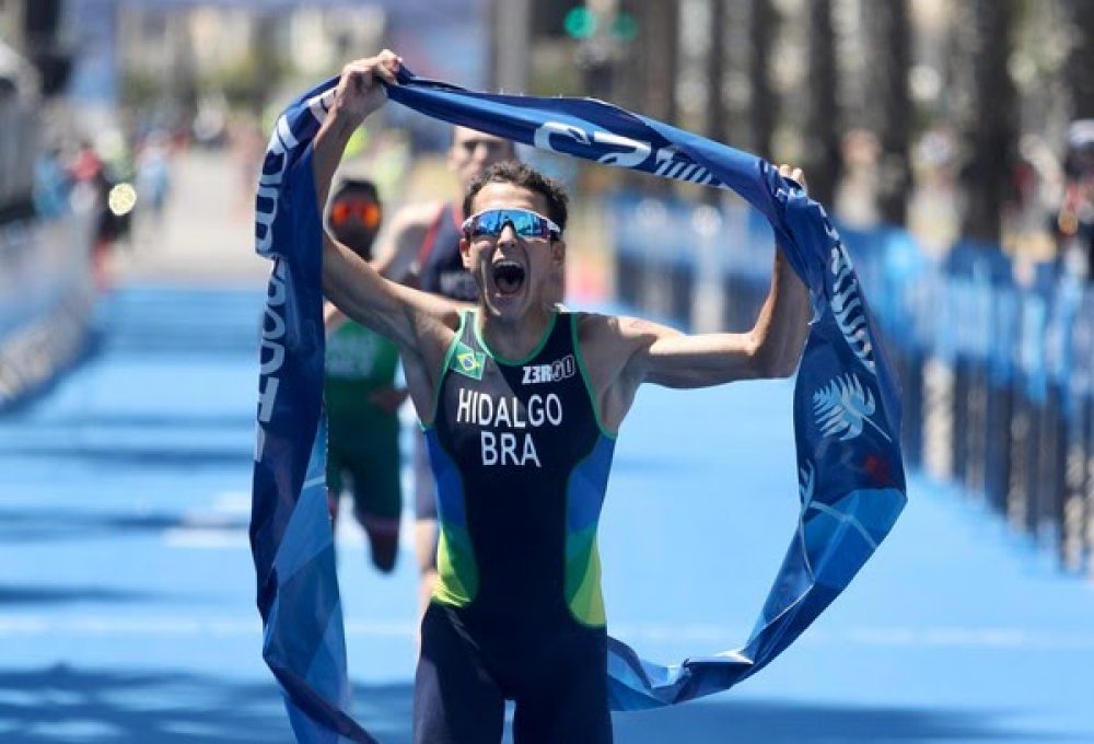 Miguel Hidalgo vence a prova de triatlo nos Jogos Pan-Americanos de 2023 — Foto: Gaspar Nóbrega/COB