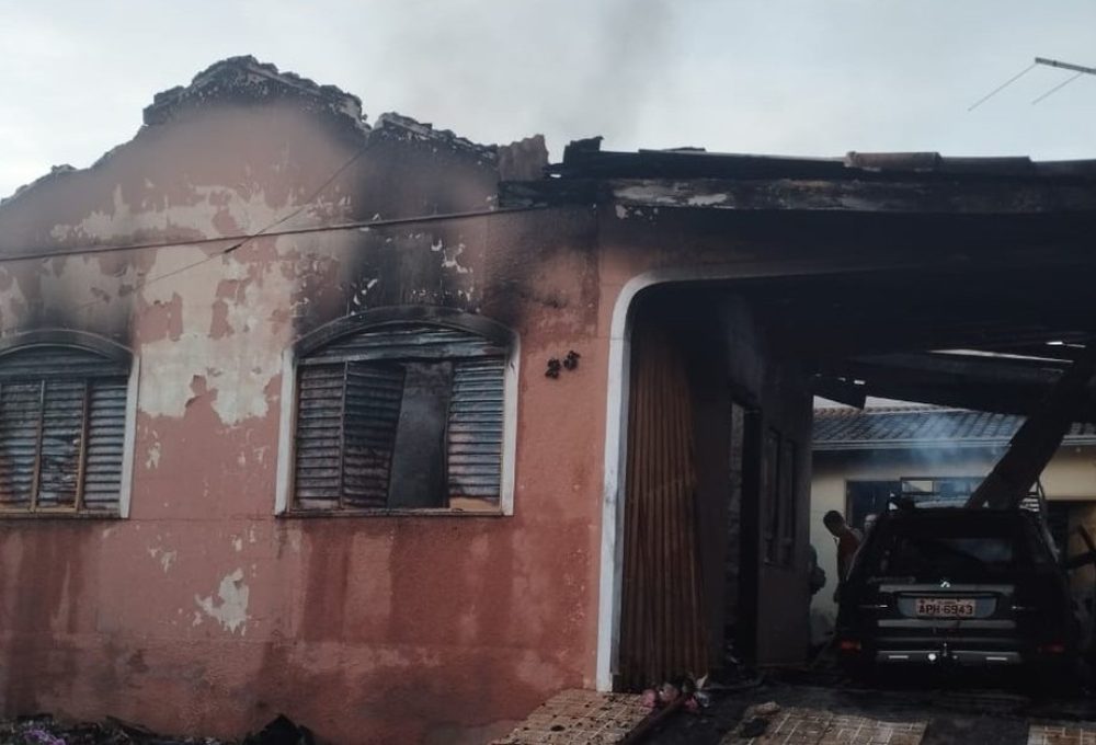 Pai entra em casa que está pegando fogo para tentar salvar filha autista e os dois morrem em Londrina — Foto: Cedidas